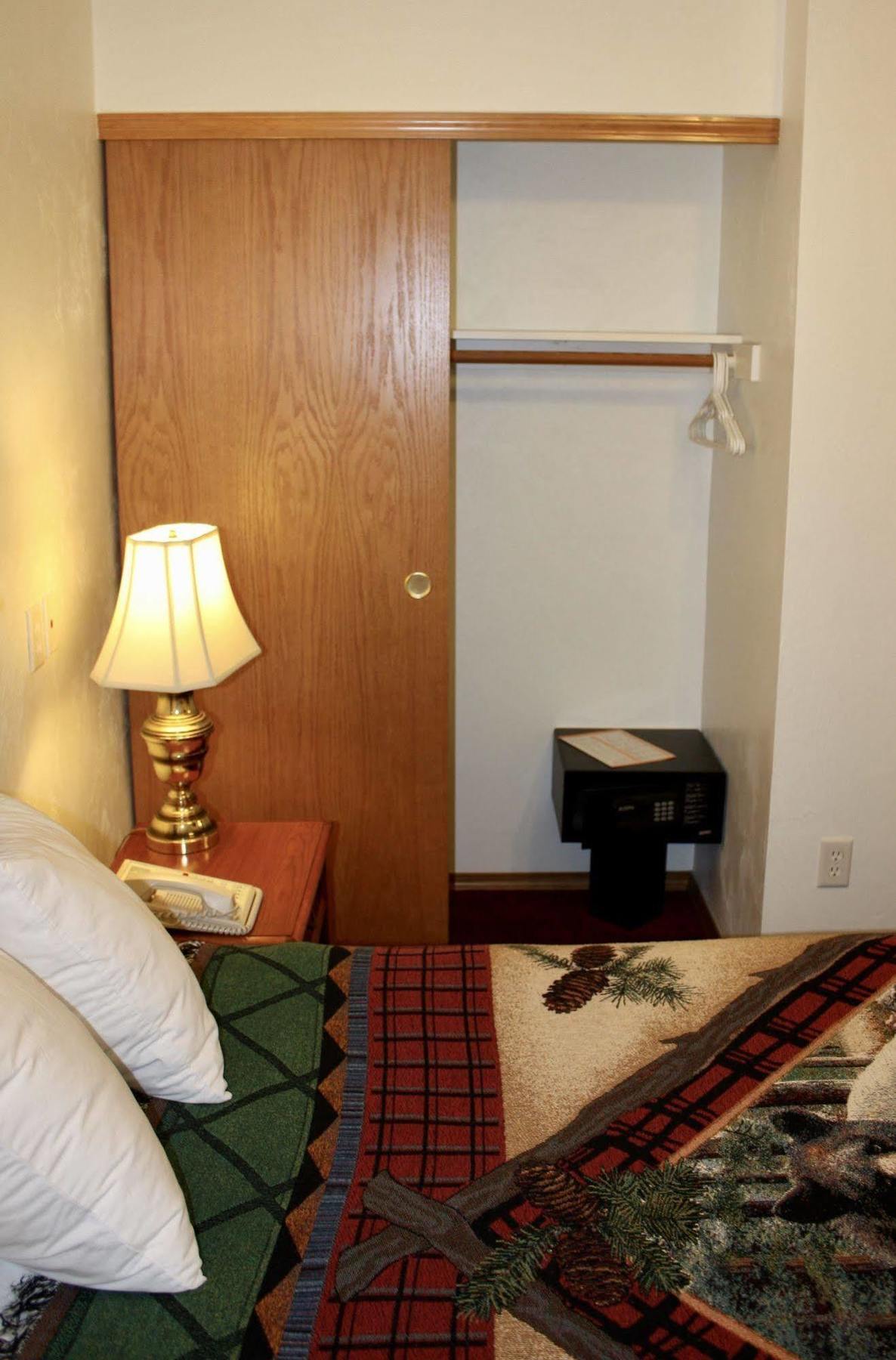 Juneau Hotel Екстер'єр фото
